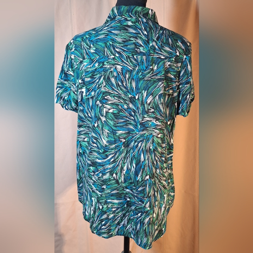 CHRISTOPHER & BANKS Blue and Green Patterned Casual Shirt - Picture 4 of 6